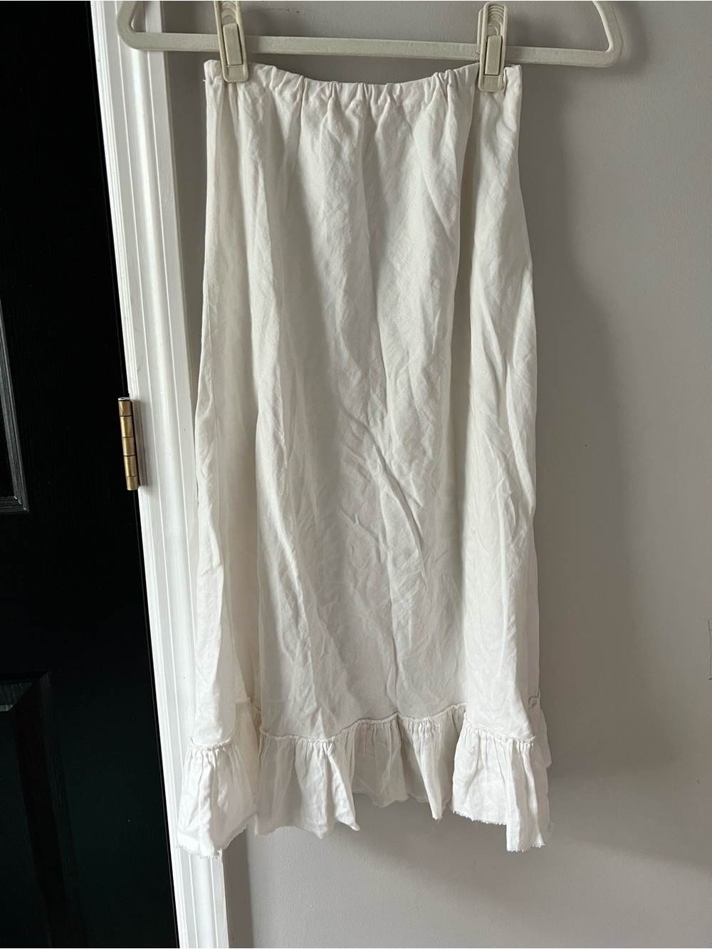 White Ruffle Hem Linen Skirt